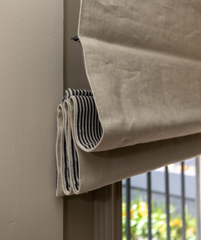 vouwgordijn op maat met gestreepte voering linnen